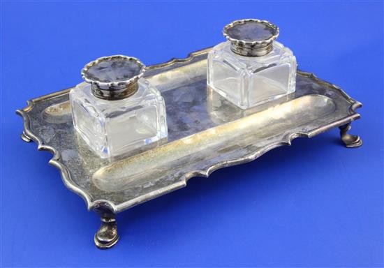 A George V silver inkstand by Elkington & Co, stand 11 oz.